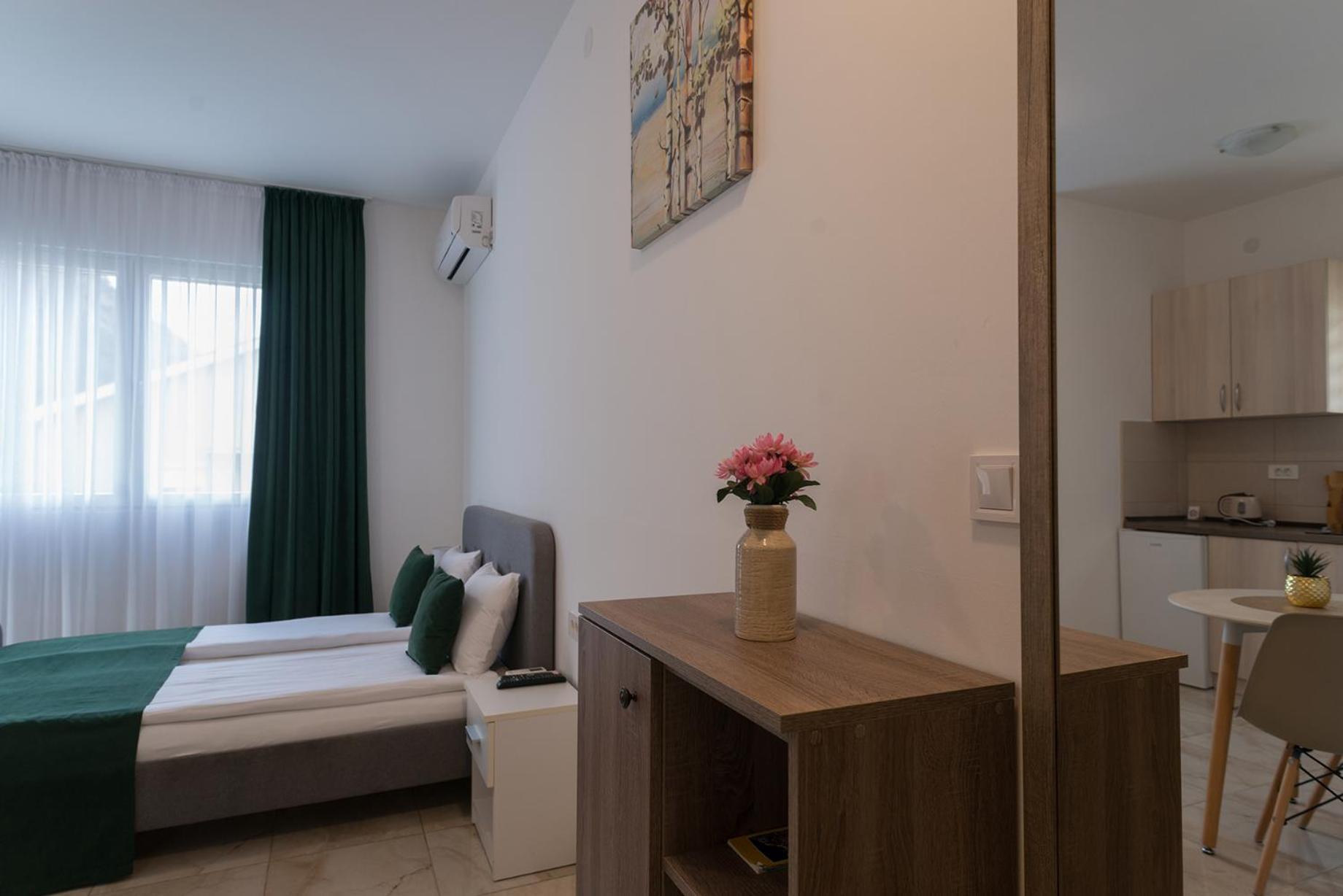 Apartments Sunrise Херцег Нови Екстериор снимка