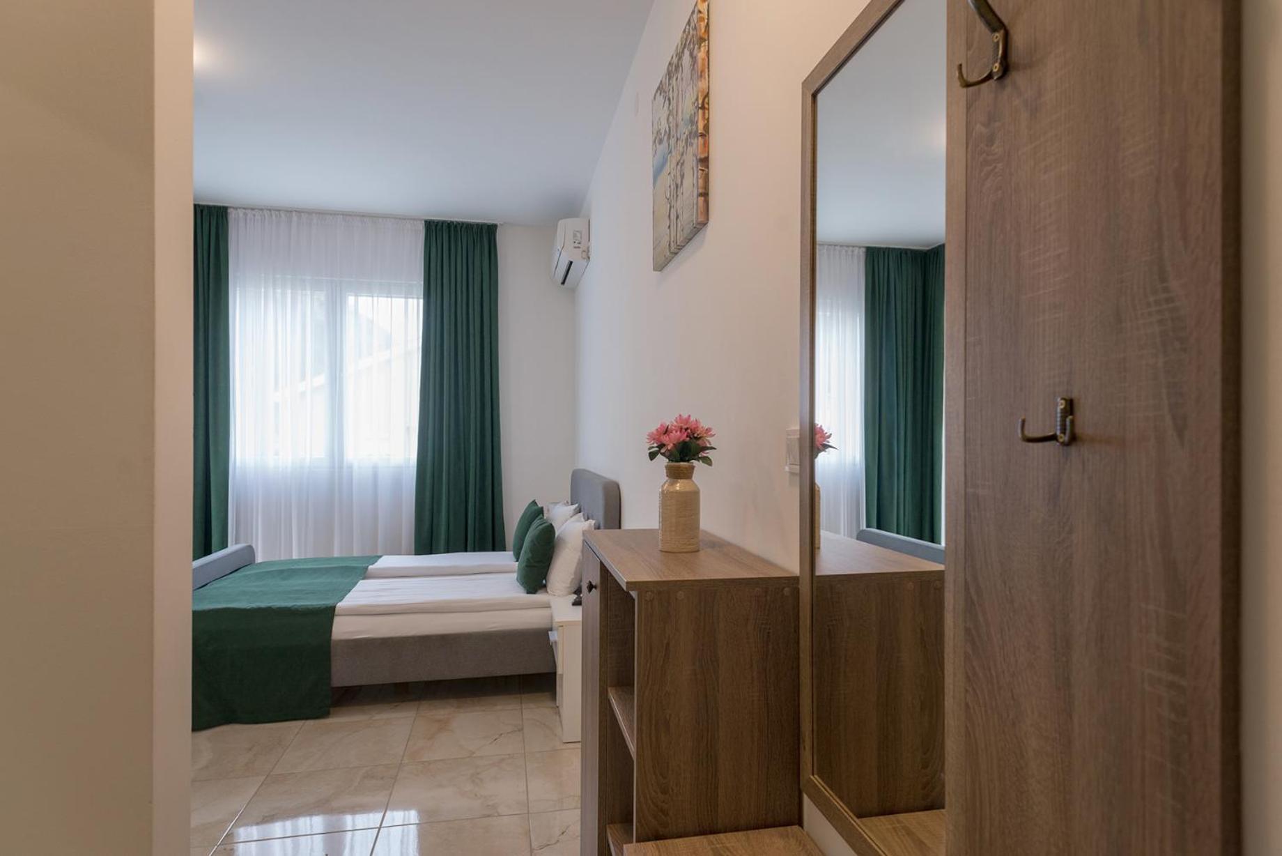 Apartments Sunrise Херцег Нови Екстериор снимка